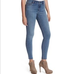 Jessica Simpson High rise Skinny size 4/27